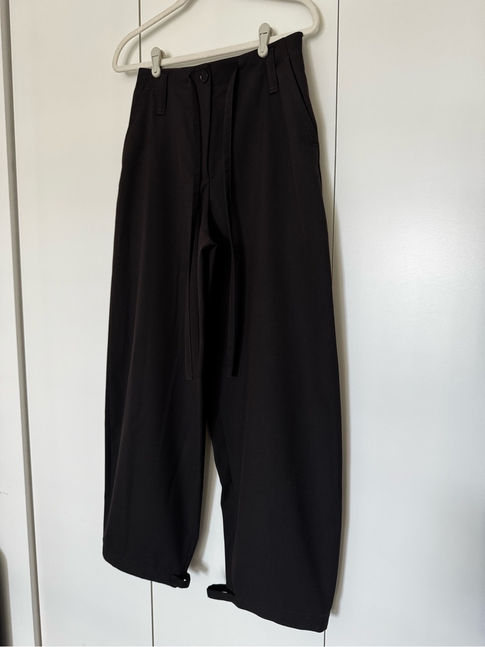 COS women’s drawstring barrel pant chocolate brown - Picture 6 of 8